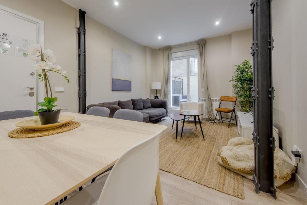 Acogedor Apt 3 Habitaciones Y Terraza En El Centro マドリード エクステリア 写真